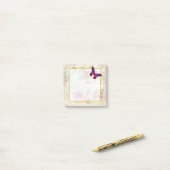 Roze vlinder en  Rozen Shabby Post-it® Notes (Op bureau)