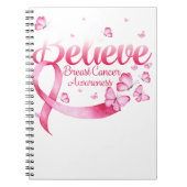 Roze vlinder gelooft dat borstkankerbewustzijn bes notitieboek (Voorkant)