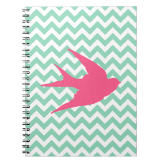 Roze vogelsilhouet op Chevron Stripes Notitieboek