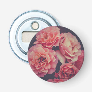 Roze volkbloemen button flesopener