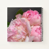 Roze volken op een donkergrijze bruiloft notitieboek (Achterkant)