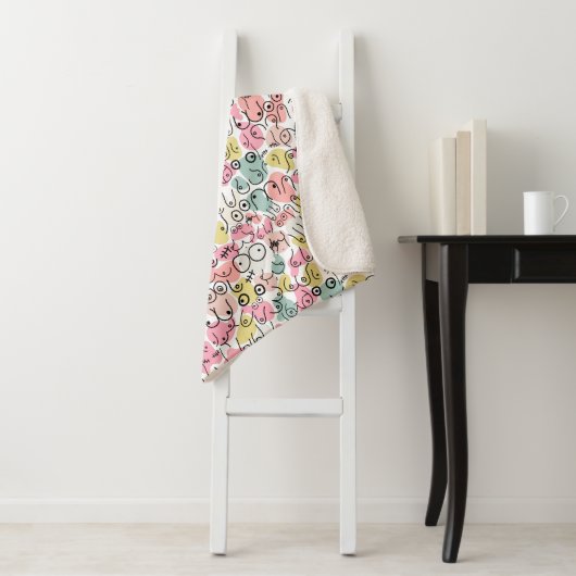 roze voorblad in papiervorm sherpa deken (In situ)