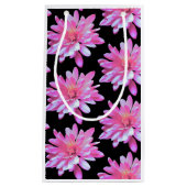 Roze vormig patroon,  bloempatroon klein cadeauzakje (Voorkant)