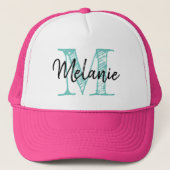 Roze vrachtwagenhoed voor vrouwen met  monogram trucker pet (Voorkant)