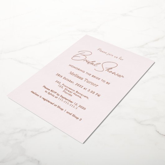 Roze Vrijgezellenfeest Calligrafie Script Folie Uitnodiging (Gedraaid)