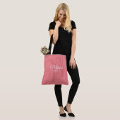 Roze vrouw initiaal & naam stijlvol tote bag (Op model)
