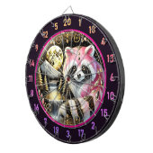 Roze wasbeer schittert onder gouden maan dartbord (Voorkant Rechts)