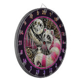 Roze wasbeer straalt elegantie en speelsheid uit dartbord (Voorkant Links)