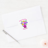 Roze waterknoppen en gele bloem Happy Birthday Ronde Sticker (Envelop)
