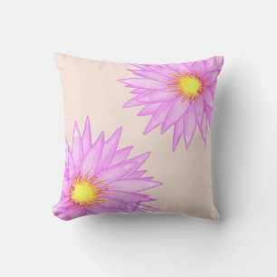 Roze Waterlelie Bloemen op Licht Beige Kussen