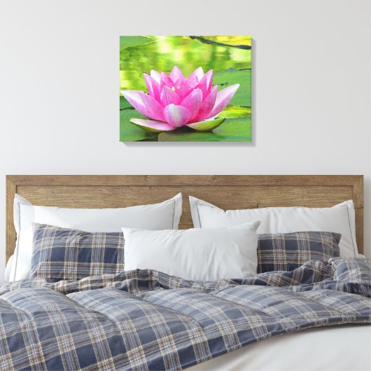 Roze Waterlelie Lotus Bloem op Groen Canvas Print (Insitu (Slaapkamer))