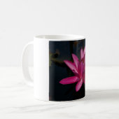 Roze waterlily koffiemok (Voorkant links)