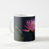 Roze waterlily koffiemok (Voorkant links)