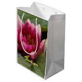 Roze waterlly medium cadeauzakje (Achterkant Gekanteld)