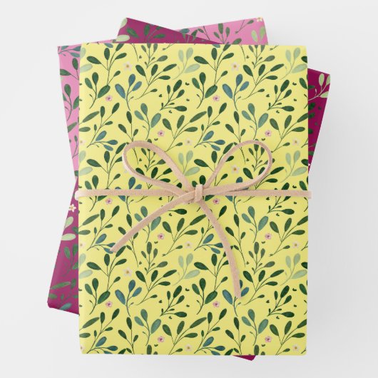 Roze waterverf bladeren van het bruine roze patroo inpakpapier vel (In situ)