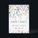 Roze Waterverf Bloemen Groen Bruiloft Save The Date<br><div class="desc">Prachtige,  stijlvolle,  roze,  delicate en crèmekleurige bloemetjes met zacht waterverf groen. Een perfecte "Save the Date" voor alle seizoenen. Meer dan verfijning. Een eenvoudige en chique typografie is ook toegevoegd om deze huwelijksherinnering af te ronden in een meer dan mooie presentatie voor al uw uitgenodigde gasten. Absoluut verbluffend.</div>