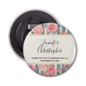 Roze Waterverf bloemen op de Stripes Wedding Favor Button Flesopener (Voorkant)
