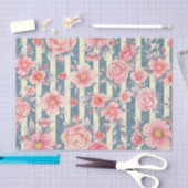 Roze Waterverf bloemen op strepen Tissuepapier (Craft)