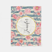 Roze Waterverf bloemen op Stripes Monogram Fleece Deken (Voorkant)