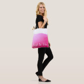 Roze waterverf C'est La Vie French quote chic Tote Bag (Op model)
