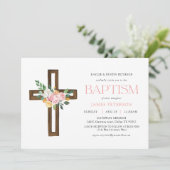 Roze Waterverf Cross Floral Baptism Uitnodiging (Staand voorkant)
