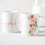 roze Waterverf Floral Aangepaste Monogram Naam Koffiemok<br><div class="desc">Een prachtige roze hand schilderde waterverf florale schikking illustratie op een mok met je eigen gepersonaliseerde monogram en naam.</div>