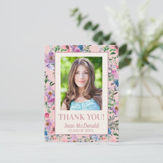 Roze Waterverf Floral Afstuderen Hartelijk dank Aankondigingskaart (Staand voorkant)