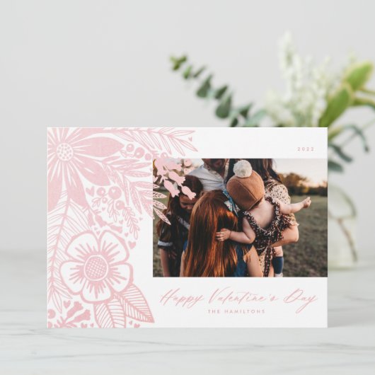 Roze Waterverf Floral Valentijnsdag Bouquet Feestdagenkaart (Staand voorkant)