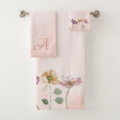 Roze Waterverf Land Florence Monogram Bad Handdoek (Insitu)