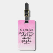 Roze Waterverf Proverbs 31 Christelijke vrouwen Bi Bagagelabel (Voorkant verticaal)