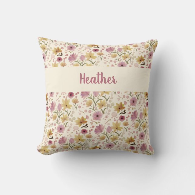 Roze Waterverf Wilde Bloem Monogram Naam Kussen (Voorkant)
