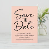 Roze weddenschap met handschrift gebogen kromme save the date (Staand voorkant)