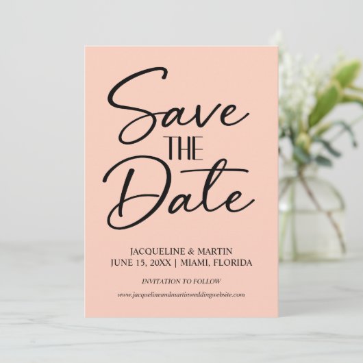 Roze weddenschap met handschrift gebogen kromme save the date (Staand voorkant)