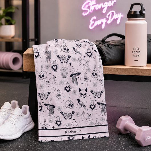 Roze Whimsigoth Hekserige Patroon Aangepaste Naam Handdoek