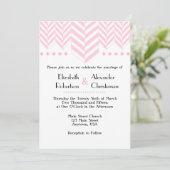 Roze White Herringbone Wedding Invitation Kaart (Staand voorkant)