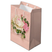 Roze & White Rose Bouquet Medium Cadeauzakje (Achterkant Gekanteld)