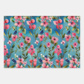 Roze wilde bloemen op blauwe achtergrond inpakpapier vel (Voorkant)