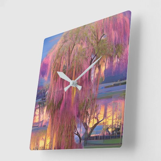 Roze wilde boom op zonsondergang door de vijver vierkante klok (Hoek)