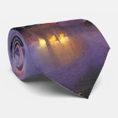 Roze Willow bomen bij zonsondergang door de vijver Stropdas (Opgerold)