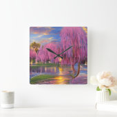 Roze Willow bomen bij zonsondergang door de vijver Vierkante Klok (Huis)