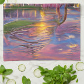 Roze Willow bomen op zonsondergang door de vijver Theedoek (Gevouwen)