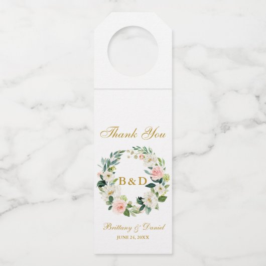 Roze Wit Bloemen Krans Goud Monogram Bruiloft Flessenhanger (Voorkant)