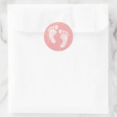Roze/witte Baby voetafdrukken Ronde Sticker (Tas)