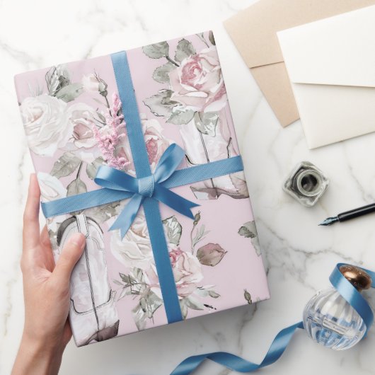 Roze Witte Bloemen Cowgirl Laarzen Verjaardag Cadeaupapier