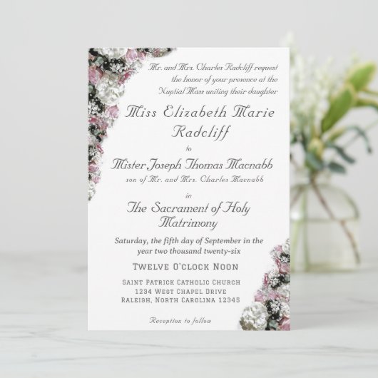 Roze & Witte Bloemen Katholieke bruiloft uitnodigi Kaart (Staand voorkant)
