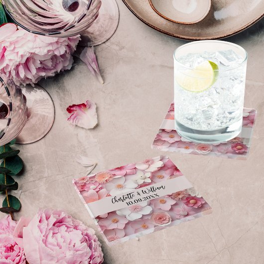 Roze witte bloemen namen bruiloft glazen onderzetter