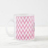 Roze witte Chevron-monogram Matglas Koffiemok (Links)