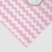 Roze witte Chevron Print Monogram Letter Initiaal Tissuepapier (Detail)