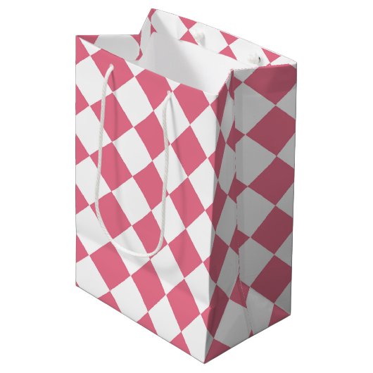 Roze Witte Diamant Checker Patroon Medium Cadeauzakje (Voorkant Gekanteld)