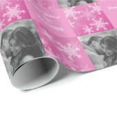 Roze Witte Sneeuwvlok Minimalistische Foto Kerstmi Cadeaupapier (Rol Hoek)